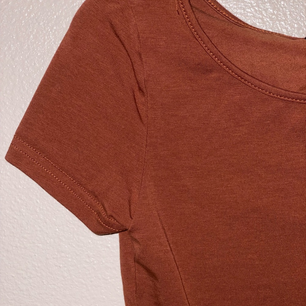 basic crop top 🤎 - Picture 3 of 3